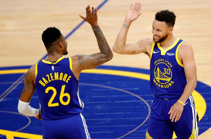 NBA / 勇士重返冠軍賽一人最尷尬!他為奪冠選擇湖人,結果連附加賽也打不了!-黑特籃球-NBA新聞影音圖片分享社區