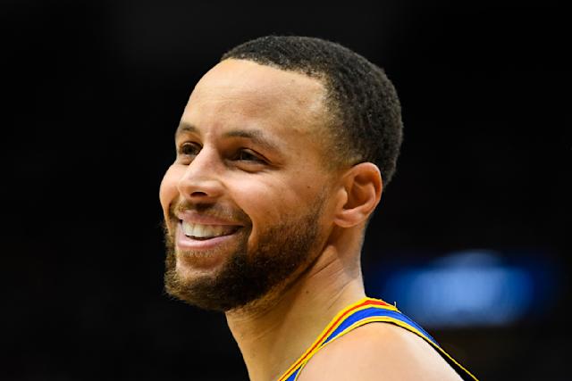 NBA: Steph Curry's graduation honored Davidson commitment