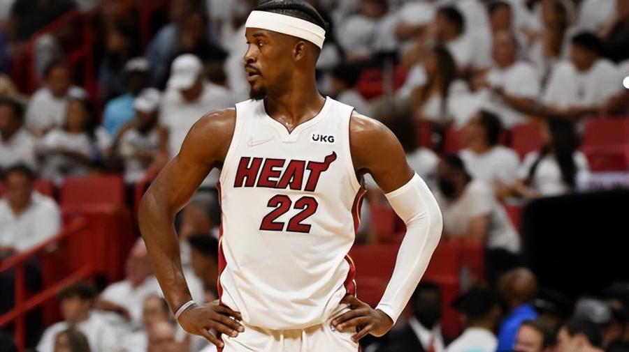 NBA / 【影片】綠軍悍將拉拽Butler膝蓋,致其受傷太過分!斯波回應並評擊:那根本不是籃球動作!-黑特籃球-NBA新聞影音圖片分享社區