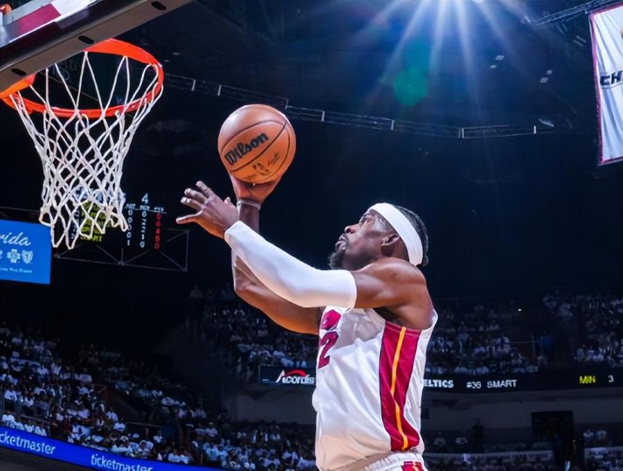 NBA / 18中4,空位三分球卻投出三不沾!士官長嘴上不服輸?身體卻扛不住了!-黑特籃球-NBA新聞影音圖片分享社區