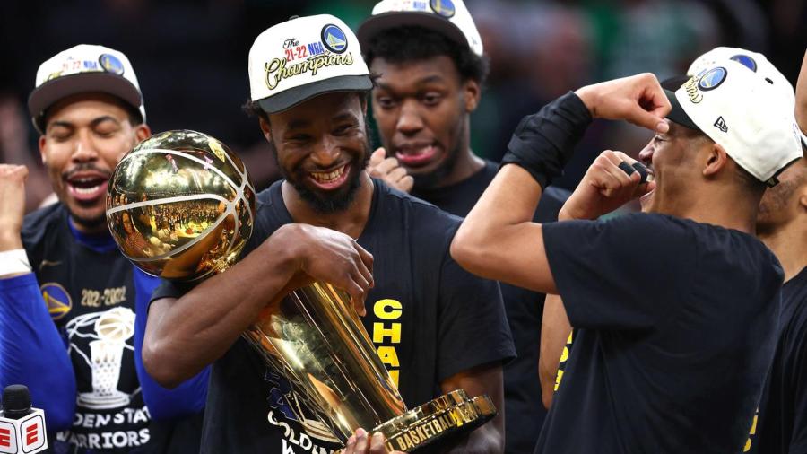 NBA / 勇士的四當家是誰?冠軍頒獎采訪順序給出答案,他已是球隊基石之一!-黑特籃球-NBA新聞影音圖片分享社區