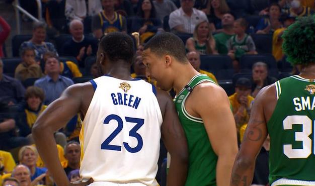 NBA / 追夢綠噴G-Williams的細節曝光!場上瘋狂搞後者的心態:你不是我,你想成為我!-黑特籃球-NBA新聞影音圖片分享社區
