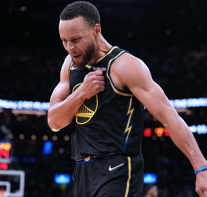 NBA / 【影片】僅得2分8助攻,關鍵時刻被棄用!追夢綠持續低迷,賽後Curry露出兇狠眼神擁抱他!-黑特籃球-NBA新聞影音圖片分享社區