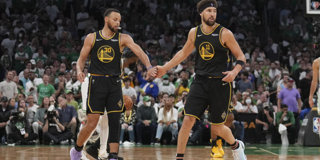 steph-curry-klay-thompson-GettyImages-1241229083