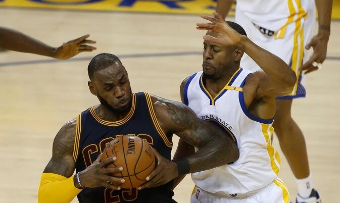 NBA / 15年Curry落選FMVP真相!投票記者回顧:因一哥改變勝局+防住詹姆斯,不後悔投票!-黑特籃球-NBA新聞影音圖片分享社區