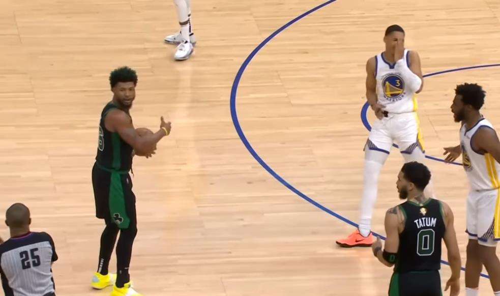 NBA / 【影片】以彼之道還之彼身!Smart卡位揮手普爾捂臉騙犯規成功,Smart:他演技不錯!-黑特籃球-NBA新聞影音圖片分享社區