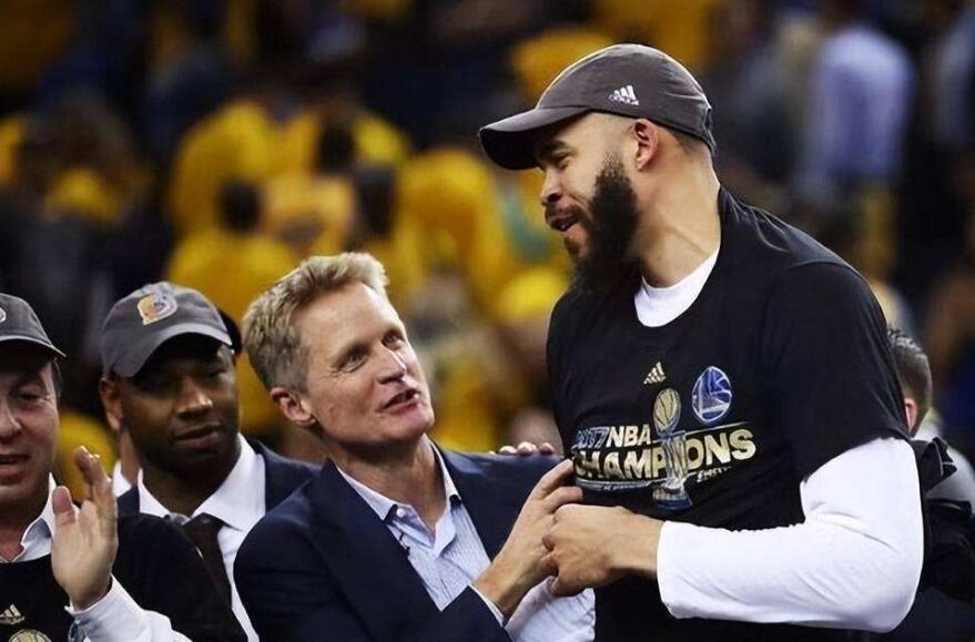 NBA / 曾跟隨柯瑞拿到兩冠,季後賽默默到現場支持勇士,他坦言在勇士最幸福!-黑特籃球-NBA新聞影音圖片分享社區
