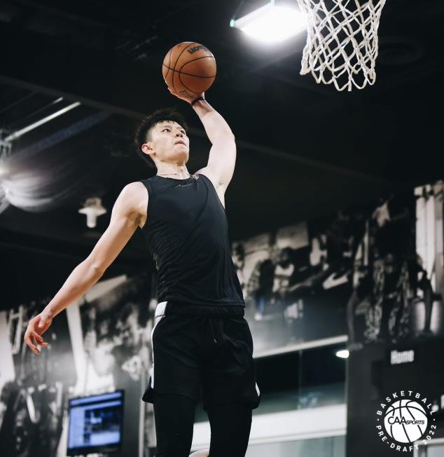 NBA / 自認為能在今年選秀中選!曾凡博四大能力吸引球隊,唯一不足就是對抗!-黑特籃球-NBA新聞影音圖片分享社區