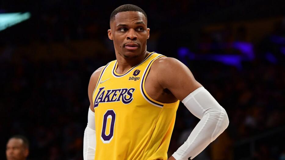 NBA / 留守湖人!威少執行4710萬球員選項,被諷「史上最溢價」,美媒:湖人用他換厄文卻遭拒絕!-黑特籃球-NBA新聞影音圖片分享社區