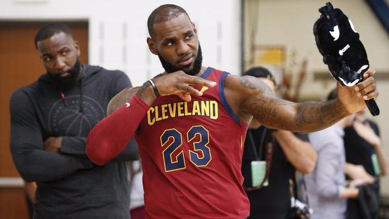 Yankees or Indians? LeBron James has big decision to make | Sports | China Daily