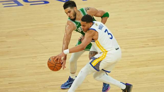 NBA / 【影片】Poole拒投一幕曝光!選擇傳球浪費絕好進攻機會,搭檔浪花效率均為負40分+!-黑特籃球-NBA新聞影音圖片分享社區