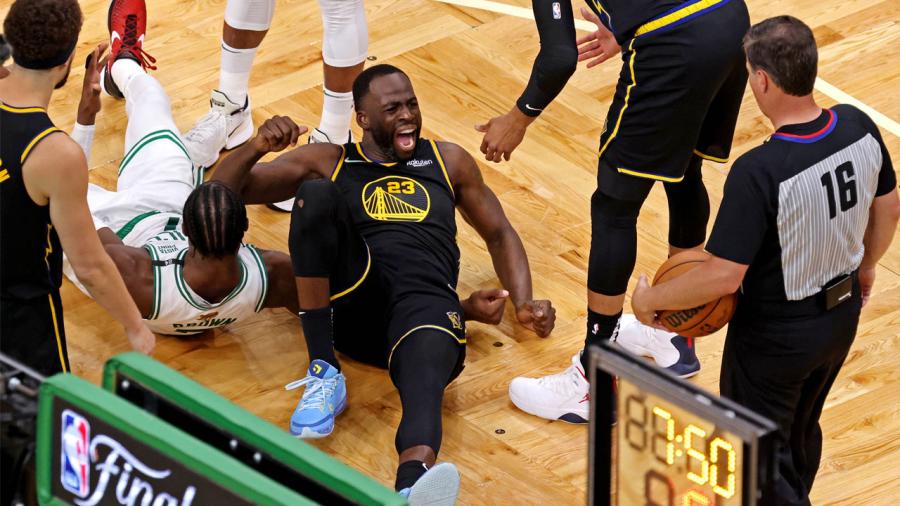 NBA / 【影片】Horford爭搶地板球壓到Curry腿引爭議!聰明哥回應:勇士也這麼幹過,和髒沒關係!-黑特籃球-NBA新聞影音圖片分享社區