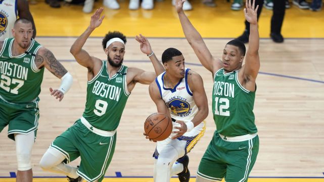 NBA / 【影片】Poole拒投一幕曝光!選擇傳球浪費絕好進攻機會,搭檔浪花效率均為負40分+!-黑特籃球-NBA新聞影音圖片分享社區
