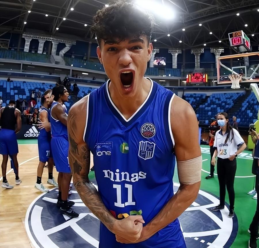 參加火箭試訓,最終卻被勇士選中!2米02的潛力前鋒,他的實力如何?-黑特籃球-NBA新聞影音圖片分享社區