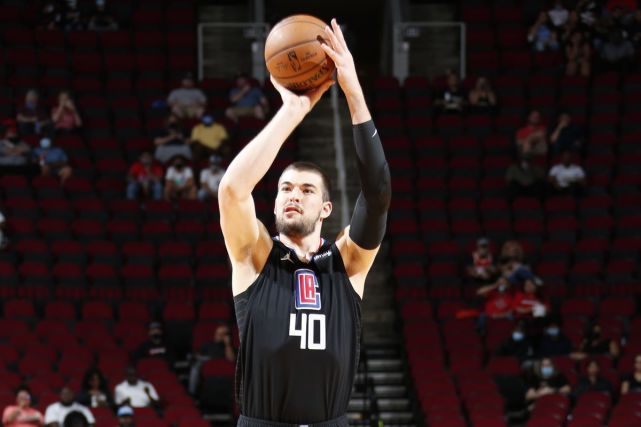 快艇3年3300萬續約續約Zubac!他已成隊內「最老」球員,效力期間命中率高達61.8%!-黑特籃球-NBA新聞影音圖片分享社區