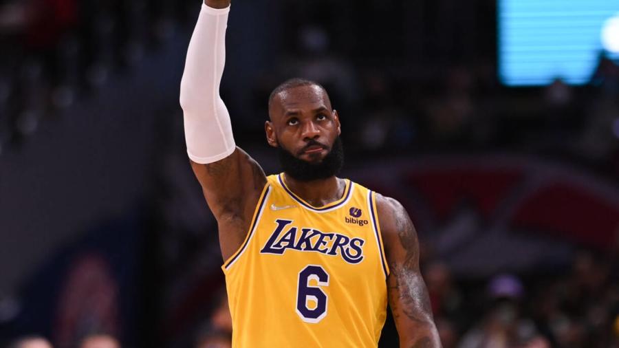 Lakers coach: LeBron James' new injury is 'maybe biggest blow' | Yardbarker