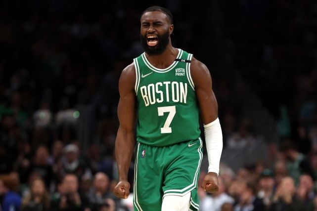 NBA / 綠軍有意用布朗交易杜蘭特!前者發推直言搞不懂,大帝按讚被網民稱在招募!-黑特籃球-NBA新聞影音圖片分享社區