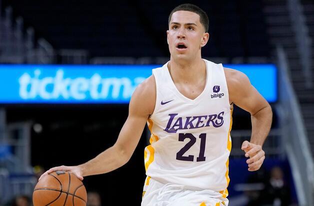 NBA / 落選秀高效轟21分!5場比賽飆進17顆三分,神似高個柯瑞準的離譜!(影)-黑特籃球-NBA新聞影音圖片分享社區