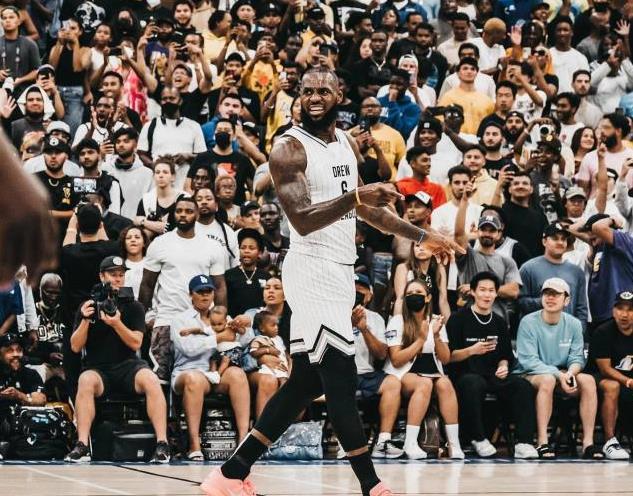 NBA / 詹姆斯社媒曬自己德魯聯賽統治級表現!上百萬人為其按讚,魔術師追夢紛紛送祝詞!-黑特籃球-NBA新聞影音圖片分享社區