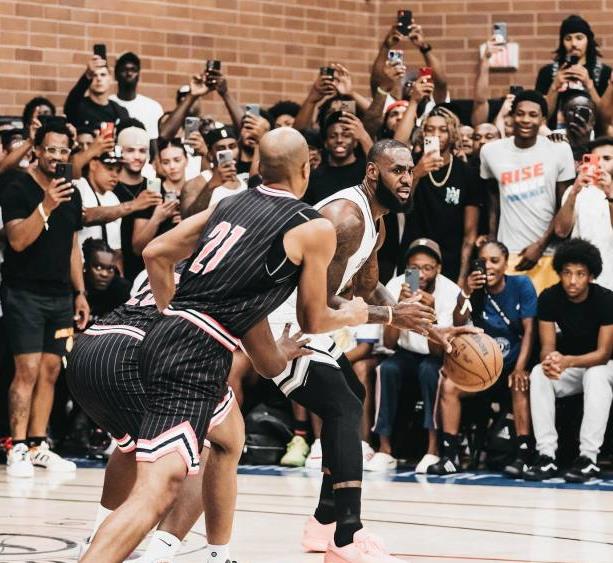 NBA / 詹姆斯社媒曬自己德魯聯賽統治級表現!上百萬人為其按讚,魔術師追夢紛紛送祝詞!-黑特籃球-NBA新聞影音圖片分享社區