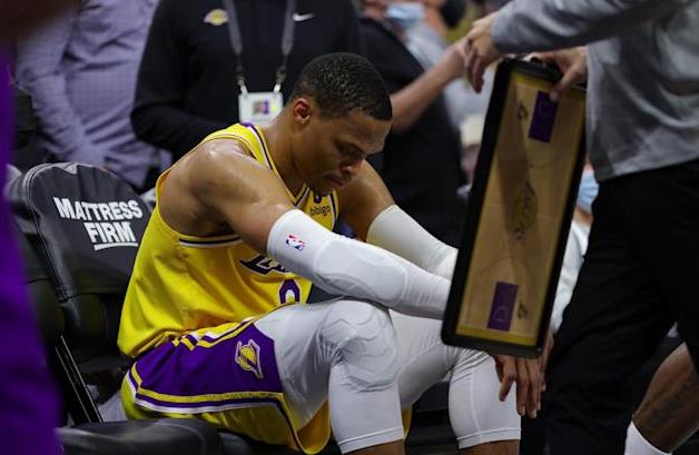 NBA / 難怪想交易你!名記曬威少上季尷尬數據:「僅幫詹皇掩護8次!」還有臉吐槽詹眉!-黑特籃球-NBA新聞影音圖片分享社區