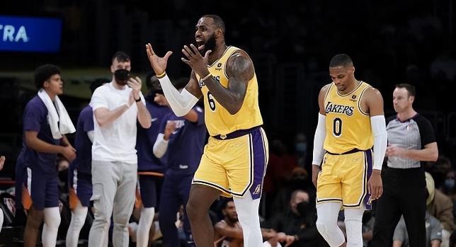 NBA / 難怪想交易你!名記曬威少上季尷尬數據:「僅幫詹皇掩護8次!」還有臉吐槽詹眉!-黑特籃球-NBA新聞影音圖片分享社區