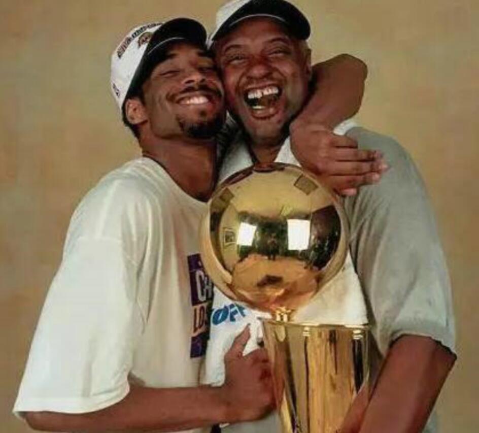 科比的父親也曾打了8年NBA,14順位被勇士選中,他表現怎麼樣?-黑特籃球-NBA新聞影音圖片分享社區