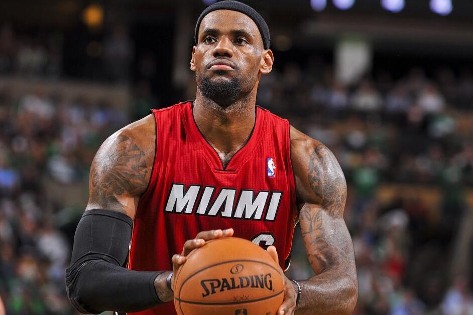 NBA / 熱火三巨頭解體真因?名記曝14年熱火曾提議詹姆斯降薪續約,後者沉默以對!-黑特籃球-NBA新聞影音圖片分享社區