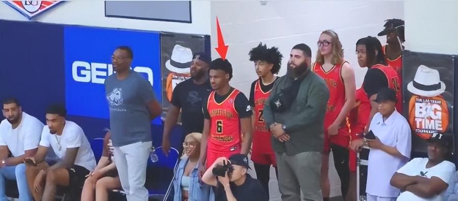 NBA / 【影片】1秒絕殺!詹皇15歲小兒子造逆轉,布朗尼觀戰,這罰球比他老爸強!-黑特籃球-NBA新聞影音圖片分享社區