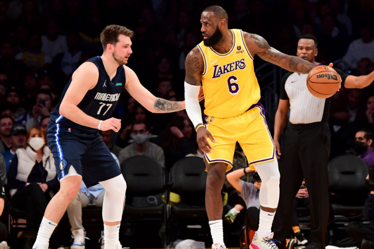 NBA / 再組三巨頭?美記:湖人為換厄文已報價籃網,威少+1首輪+1首輪互換權!-黑特籃球-NBA新聞影音圖片分享社區