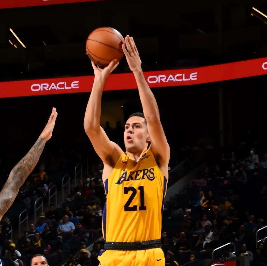 NBA / 落選秀高效轟21分!5場比賽飆進17顆三分,神似高個柯瑞準的離譜!(影)-黑特籃球-NBA新聞影音圖片分享社區