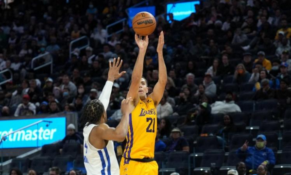 NBA / 落選秀高效轟21分!5場比賽飆進17顆三分,神似高個柯瑞準的離譜!(影)-黑特籃球-NBA新聞影音圖片分享社區