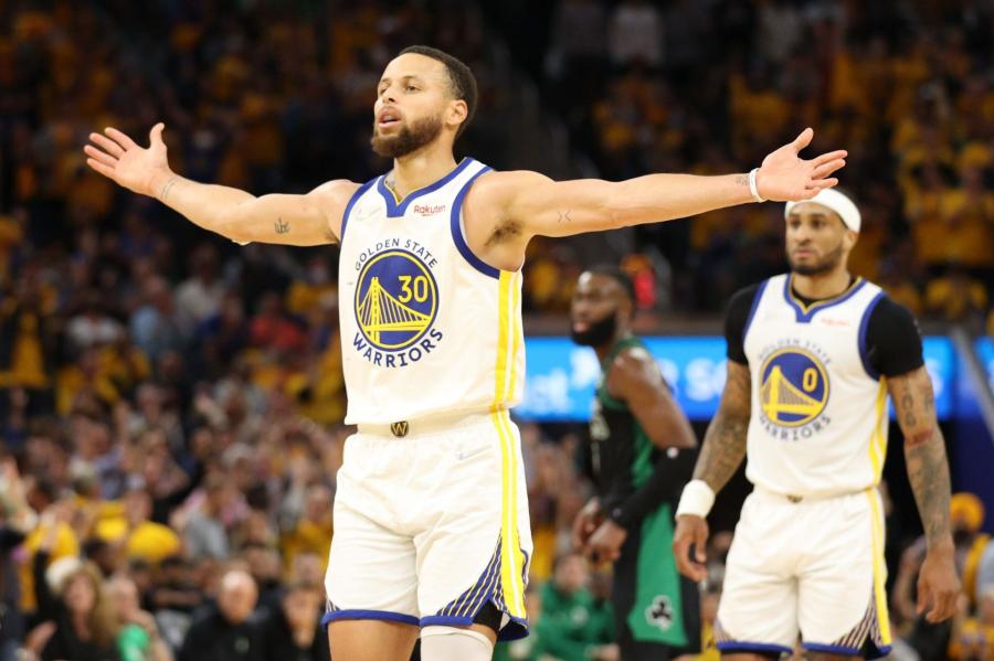 I think Steph was probably due for a game like this" - Steve Kerr's candid  response after Steph Curry goes 0-for-9 from 3 in important Game 5 of NBA  Finals, says, "Even