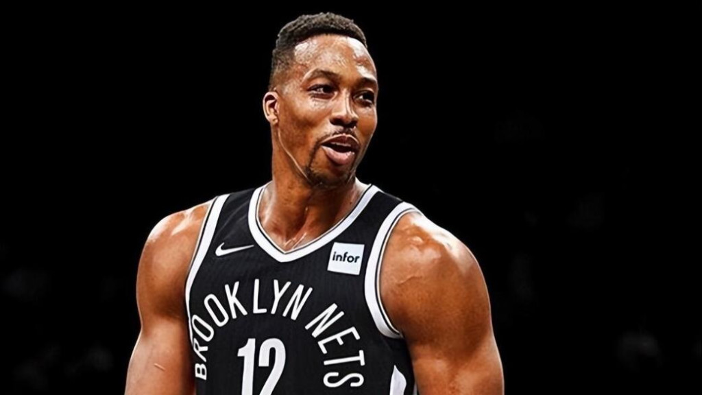 NBA / 【影片】厄文現身大學打比賽!拉桿+暴扣+三分各種秀,籃網隊友也到場為他助興!-黑特籃球-NBA新聞影音圖片分享社區