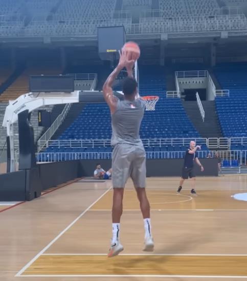 NBA一夜7大動態:尼克拒絕出手羅斯,鵜鶘雙星休賽期消失,公牛內線悍將想簽4年1.18億!-黑特籃球-NBA新聞影音圖片分享社區
