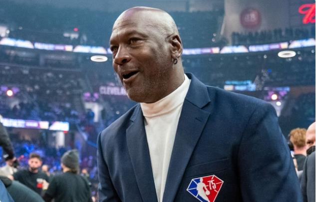 NBA / 在現代打球,喬丹難成歷史第一人?社媒或成為唯一攔路虎,喬神也自認很難倖存!-黑特籃球-NBA新聞影音圖片分享社區