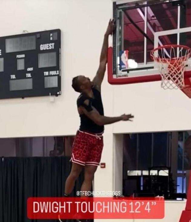 NBA / 【影片】助跑摸高3.76米!36歲老魔獸仍在證明他還有油,與巔峰時期的他僅相差5公分!-黑特籃球-NBA新聞影音圖片分享社區