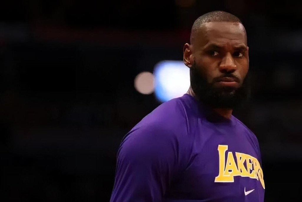 NBA / 31歲被質疑要走下坡路,38歲仍能拿4000多萬年薪!這樣的詹姆斯,你能不服?-黑特籃球-NBA新聞影音圖片分享社區