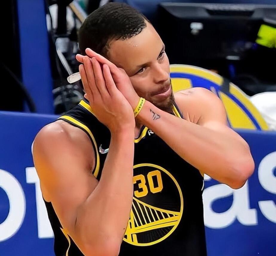 NBA / 大賺一筆!曝柯瑞早已註冊「晚安安」商標,招牌慶祝動作風靡全球!-黑特籃球-NBA新聞影音圖片分享社區