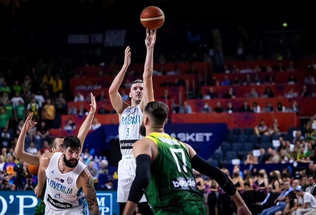 NBA / 歐洲盃小組賽 | 轟14+10+6率隊首勝!東契奇進攻拉胯仍是功臣,斯洛維尼亞力克立陶宛!(影)-黑特籃球-NBA新聞影音圖片分享社區