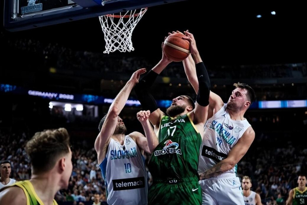 NBA / 歐洲盃小組賽 | 轟14+10+6率隊首勝!東契奇進攻拉胯仍是功臣,斯洛維尼亞力克立陶宛!(影)-黑特籃球-NBA新聞影音圖片分享社區