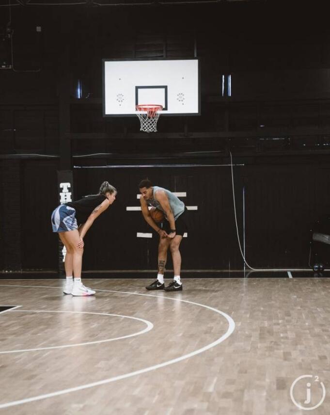 NBA / 普爾爆發幕後功臣是她!美女訓練師形影不離,去歐洲旅遊也陪在身邊訓練!-黑特籃球-NBA新聞影音圖片分享社區