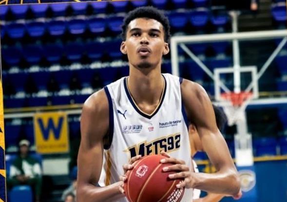 恐怖蜘蛛人!18歲Wembanyama稱霸熱身賽:「狂轟34分10板3阻攻!」自稱字母哥和KD結合體!-黑特籃球-NBA新聞影音圖片分享社區