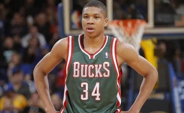 NBA / 勇士藏著「年輕版字母哥」?科爾發話下季大力培養:他就是字母哥十年前的樣子!-黑特籃球-NBA新聞影音圖片分享社區