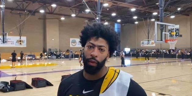 NBA / 熱身賽強度就受不了?首戰16分鐘砍11+11,第二戰一眉哥宣佈緊急傷缺,湖管很無奈!-黑特籃球-NBA新聞影音圖片分享社區