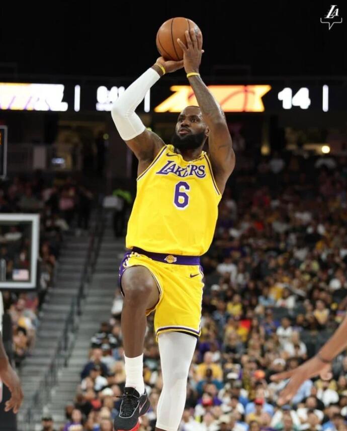 NBA / 7中0後大爆發!詹姆斯17分鐘狂砍23分用實力說話,騎馬射箭三分秀翻全場!(影)-黑特籃球-NBA新聞影音圖片分享社區