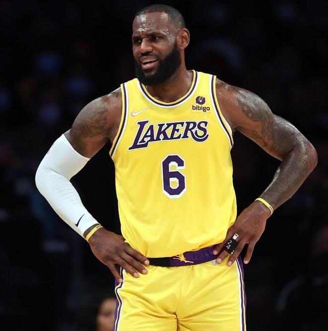 NBA / 7中0後大爆發!詹姆斯17分鐘狂砍23分用實力說話,騎馬射箭三分秀翻全場!(影)-黑特籃球-NBA新聞影音圖片分享社區