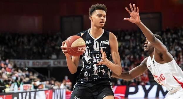 天賦比詹姆斯還變態？上百位球探對Wembanyama給出結論：有狀元簽不搶他對不起自己良心！-黑特籃球-NBA新聞影音圖片分享社區