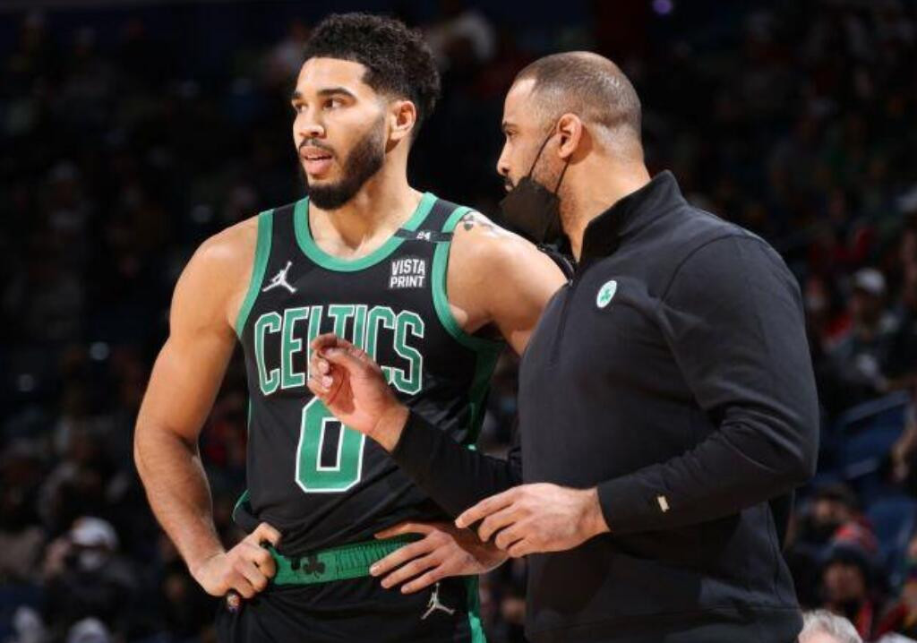 綠軍雙探花打破不和傳言！稱輸掉冠軍賽太痛苦，尤多卡「桃色事件」反而令球隊更團結！-黑特籃球-NBA新聞影音圖片分享社區