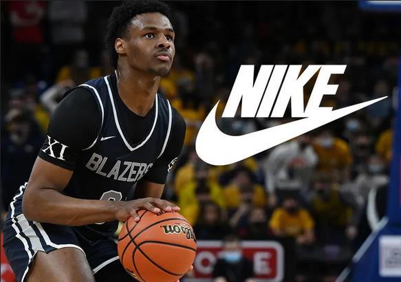 NBA / 布朗尼18歲生日收大禮!與Nike正式簽下NIL合約,詹姆斯瘋狂慶祝:跳進泳池!-黑特籃球-NBA新聞影音圖片分享社區